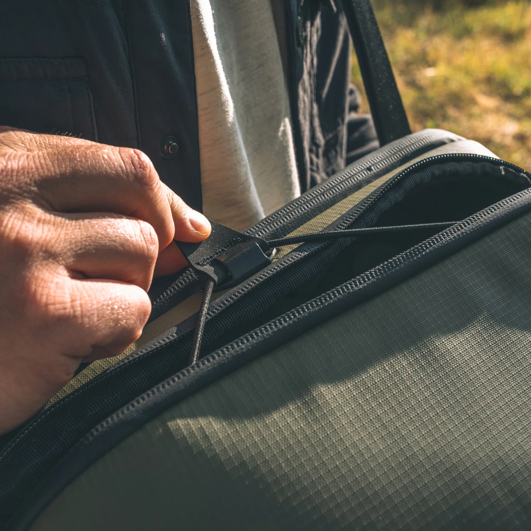 McKinnon Camera Messenger 13L - Image 13