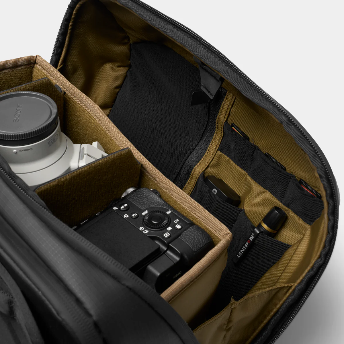 McKinnon Camera Messenger 13L - Image 19