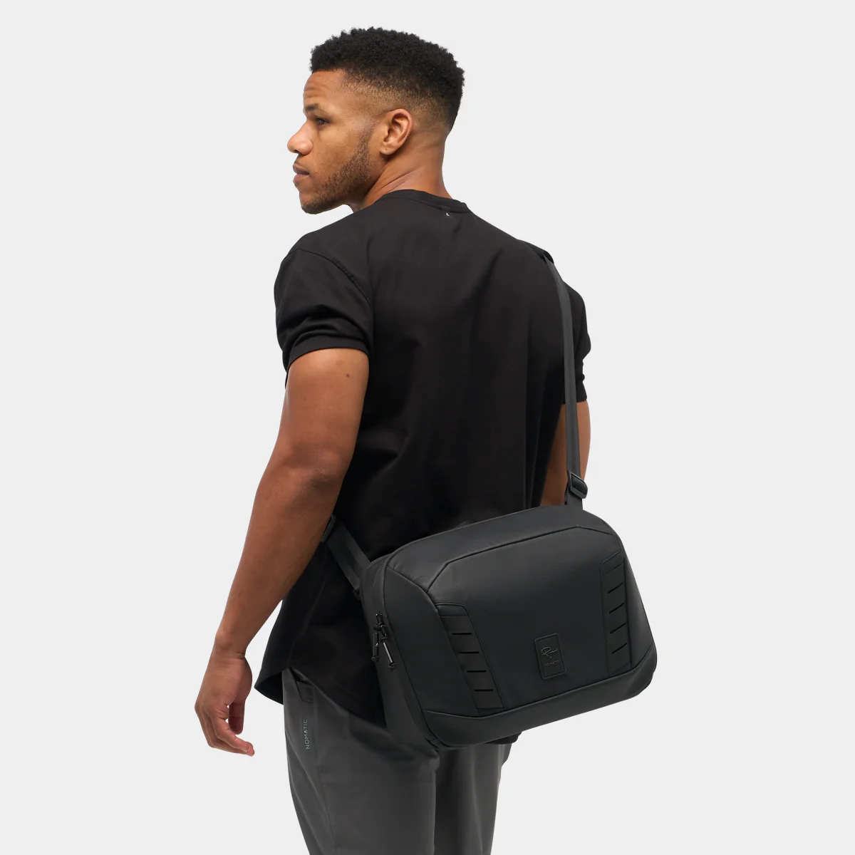 McKinnon Camera Messenger 13L - Image 23