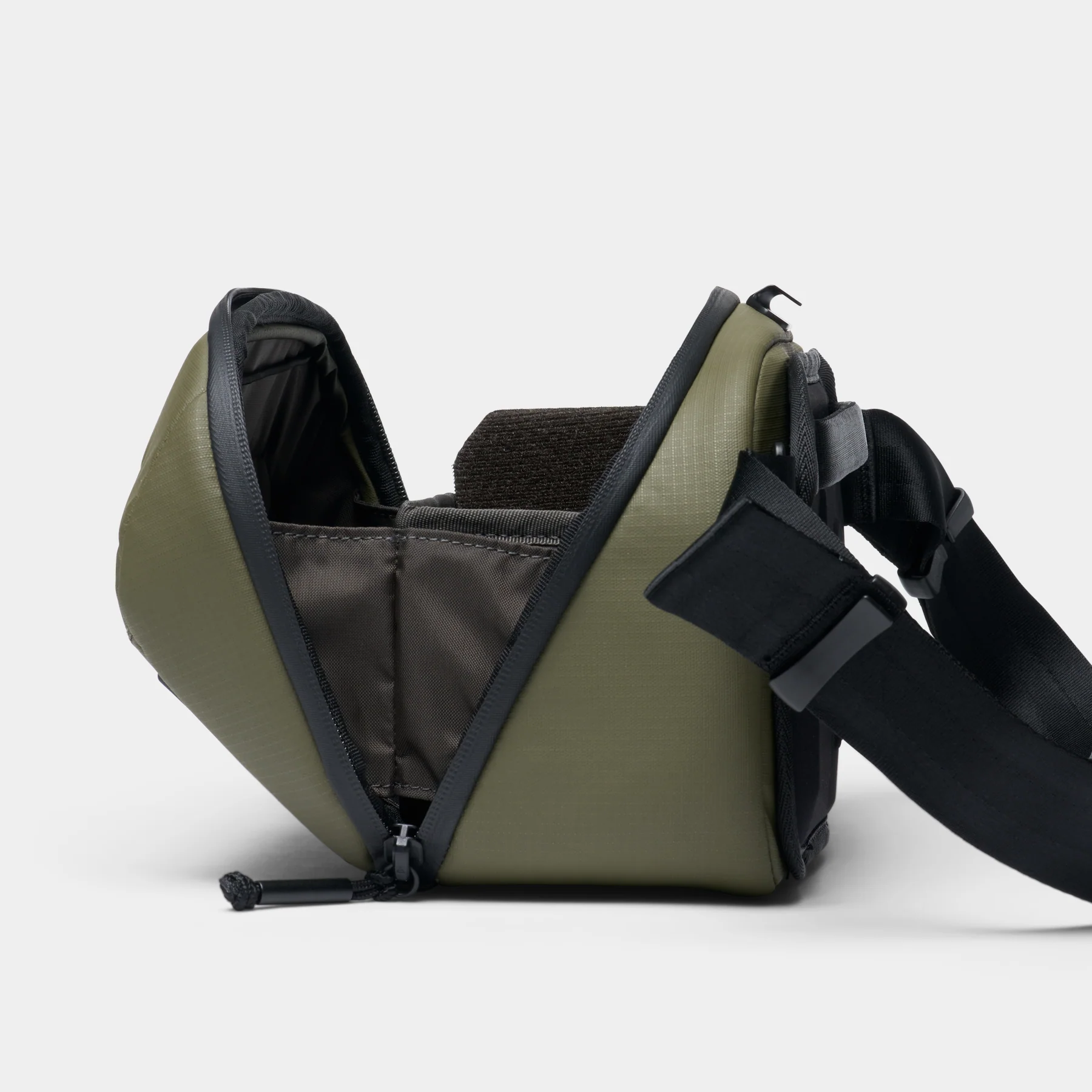 McKinnon Camera Sling 5L - Image 20